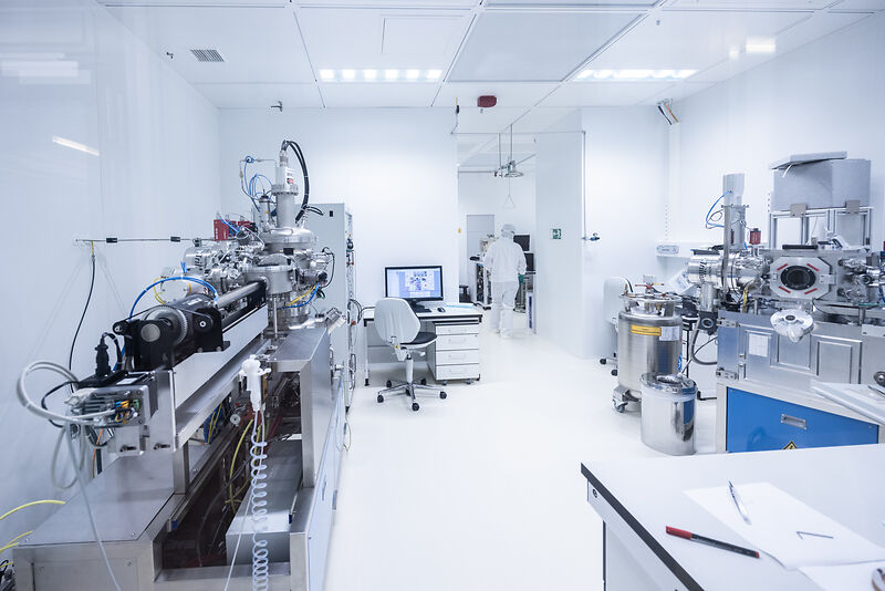 A glimpse into the cleanroom. © Anna Stöcher/ISTA