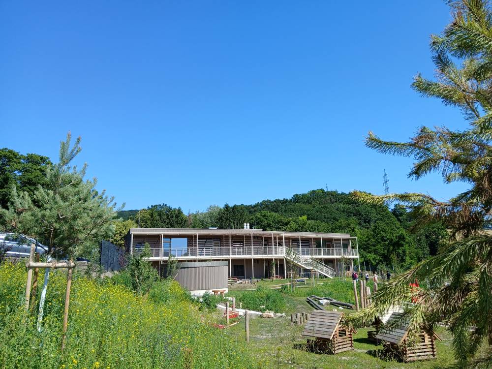 The new employee kindergarten, which can accommodate up to eight groups, is located on the northern edge of the ISTA campus.