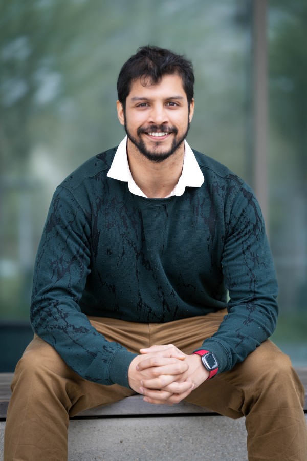Suyash Naik. Der Biologe war PhD Student der Gruppe von Carl-Philipp Heisenberg. Nun ist er Imaging Analyst in der Imaging & Optics Facility am ISTA.