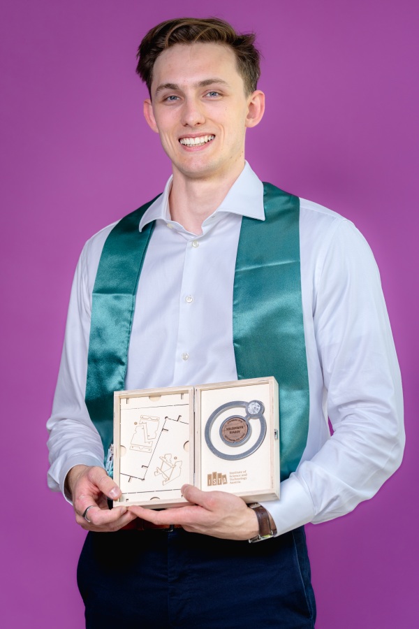 Graduate Volodymyr Riabov.